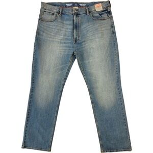 NWT St.John Bay Mens Comfort Stretch Regular fit Medium Wash jeans size 42 x 32